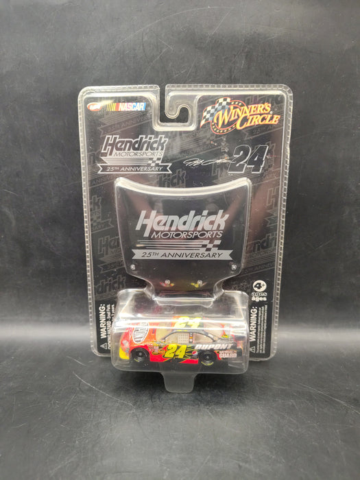 Jeff Gordon #24 Dupont Hendrick 25th NASCAR Winners Circle 1/64 