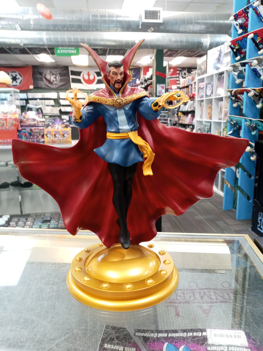 Diamond Select Doctor Strange Statue