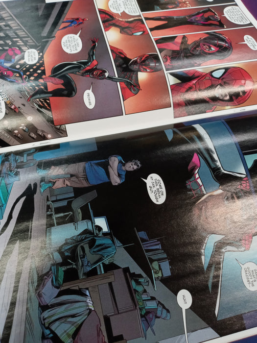 Miles Morales: Spider-man #26 (Rosh Besch Gwen Virgin Var.)