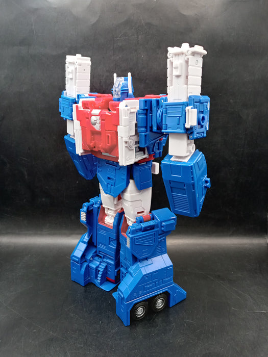 Transformers Studio Series Commander Class Ultra Magnus