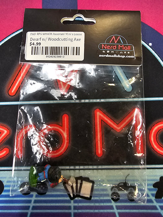 D&D Mini Dwarf w/ Woodcutting Axe