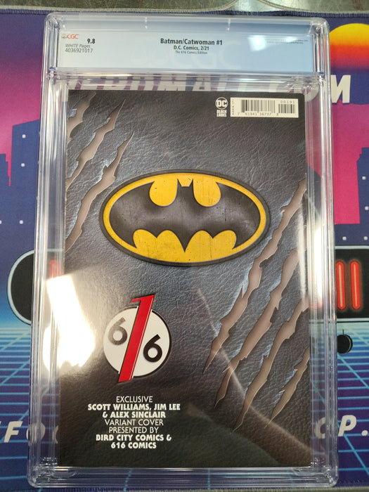 Batwoman/Catwoman 1 (616 comics 9.8 slab)