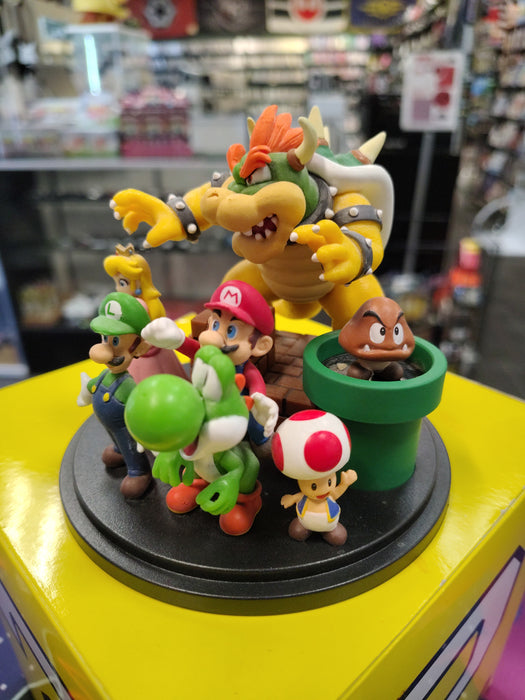 Club Nintendo Super Mario Statue