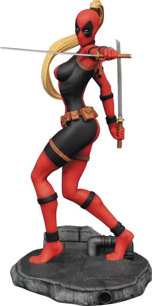 Marvel Femme Fatales Lady Deadpool Pvc Figure